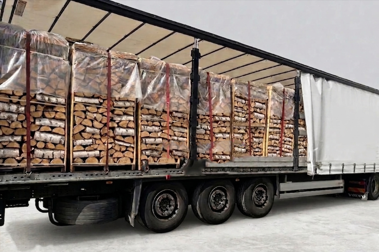 LKW-Ladung Brennholz – Birke – 30/33 cm – kammergetrocknet – 1 RM Paletten